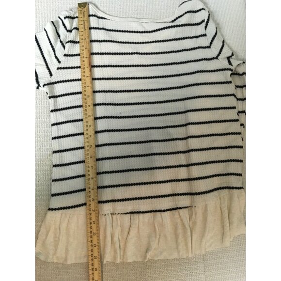 Maurices Sweater Women Size L White with Black Stripe V neck Ruffle Hemline - Picture 10 of 13